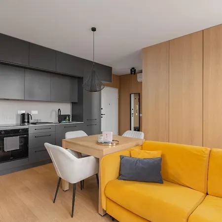 Fuzja W Chmurach - Parking, Klimatyzacja By Fuzjaaparts *