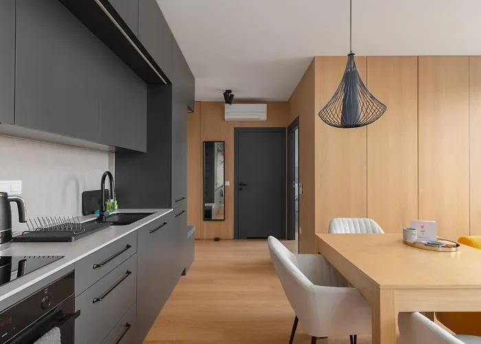 Fuzja W Chmurach - Parking, Klimatyzacja By Fusionaparts לודז'